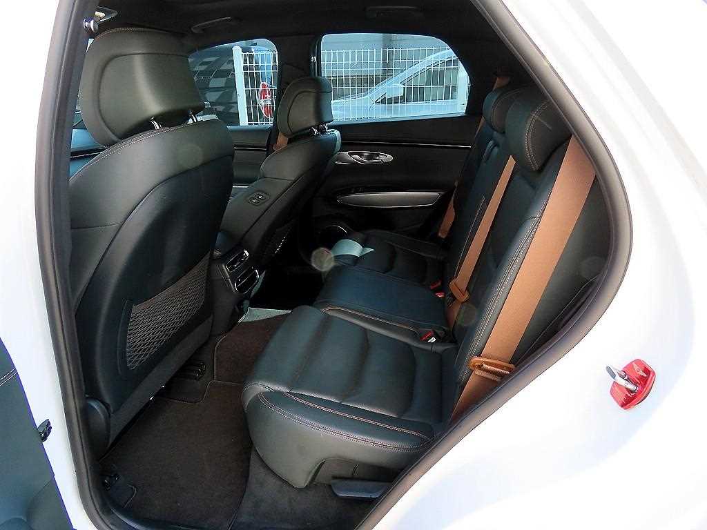 Genesis GV70 - Vista 6