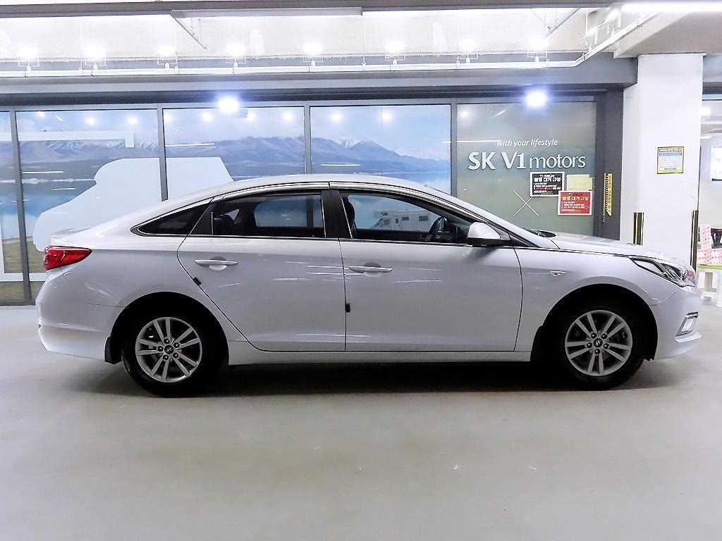 HYUNDAI Sonata - Vista 3