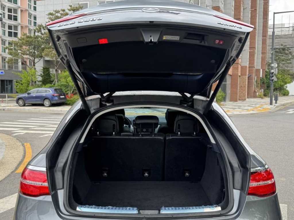 Mercedes Benz GLE Class - Vista 5