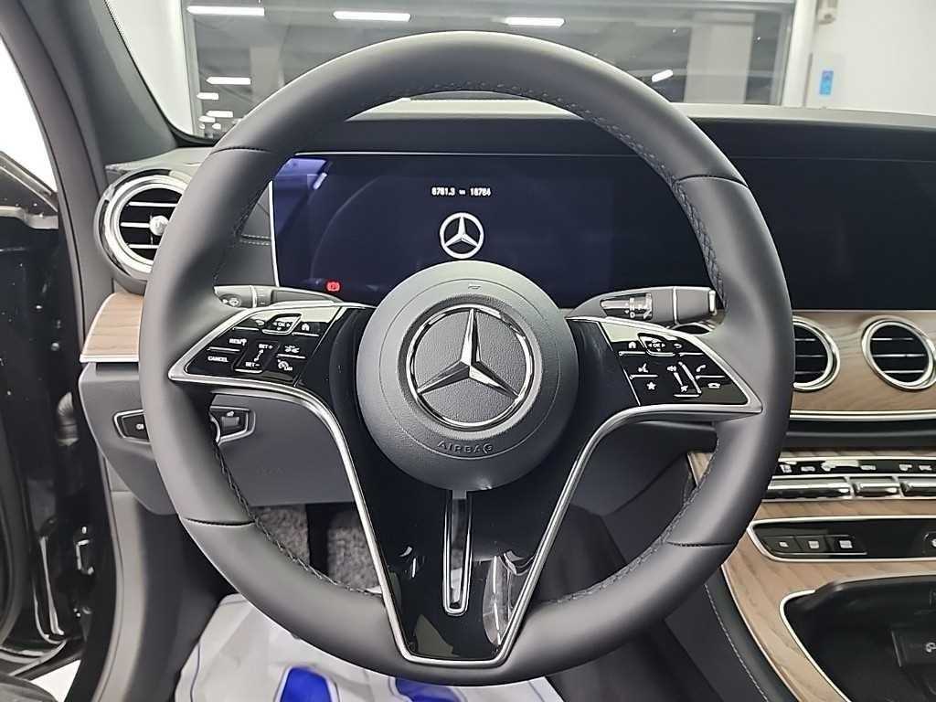 Mercedes Benz E class - Vista 9