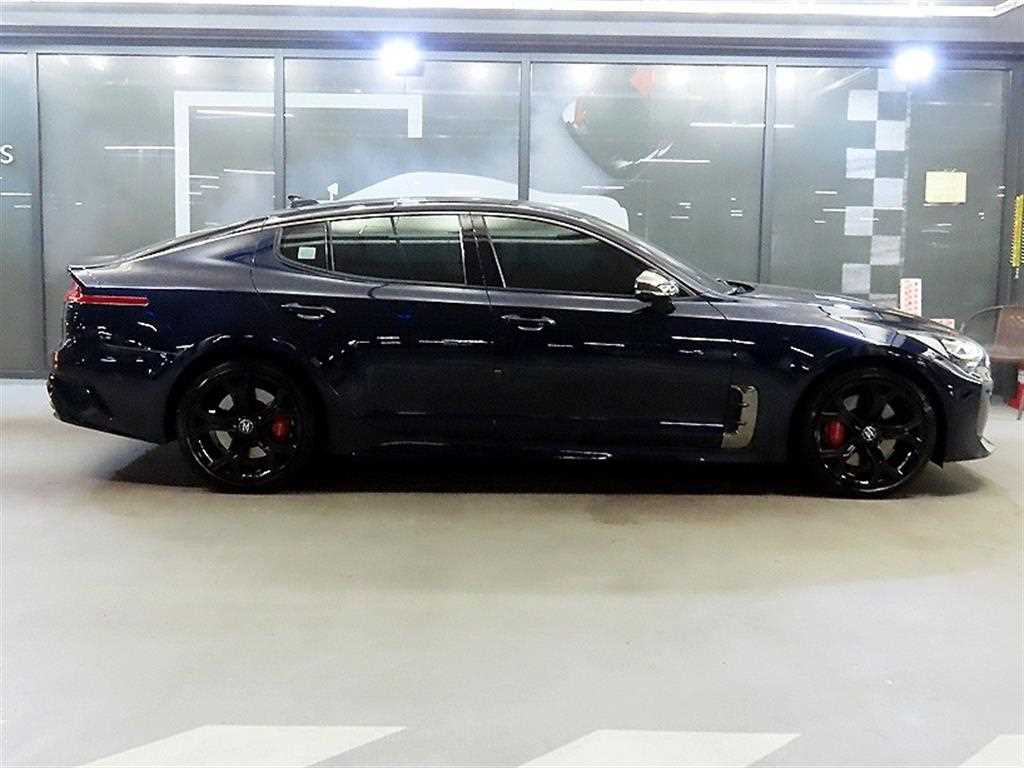 KIA Stinger - Vista 3