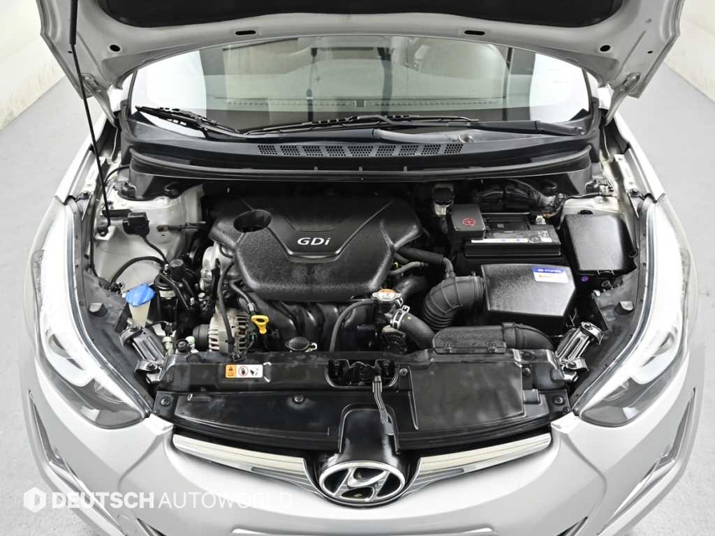 HYUNDAI Avante - Vista 6