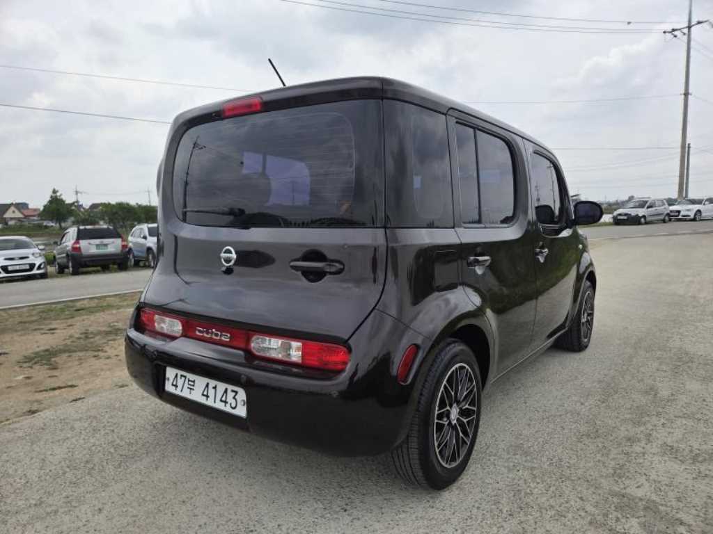Nissan Cube - Vista 6