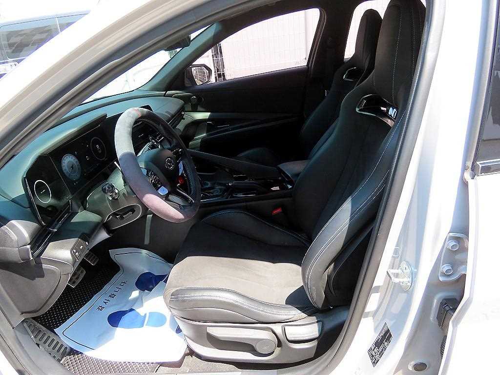HYUNDAI Avante - Vista 5