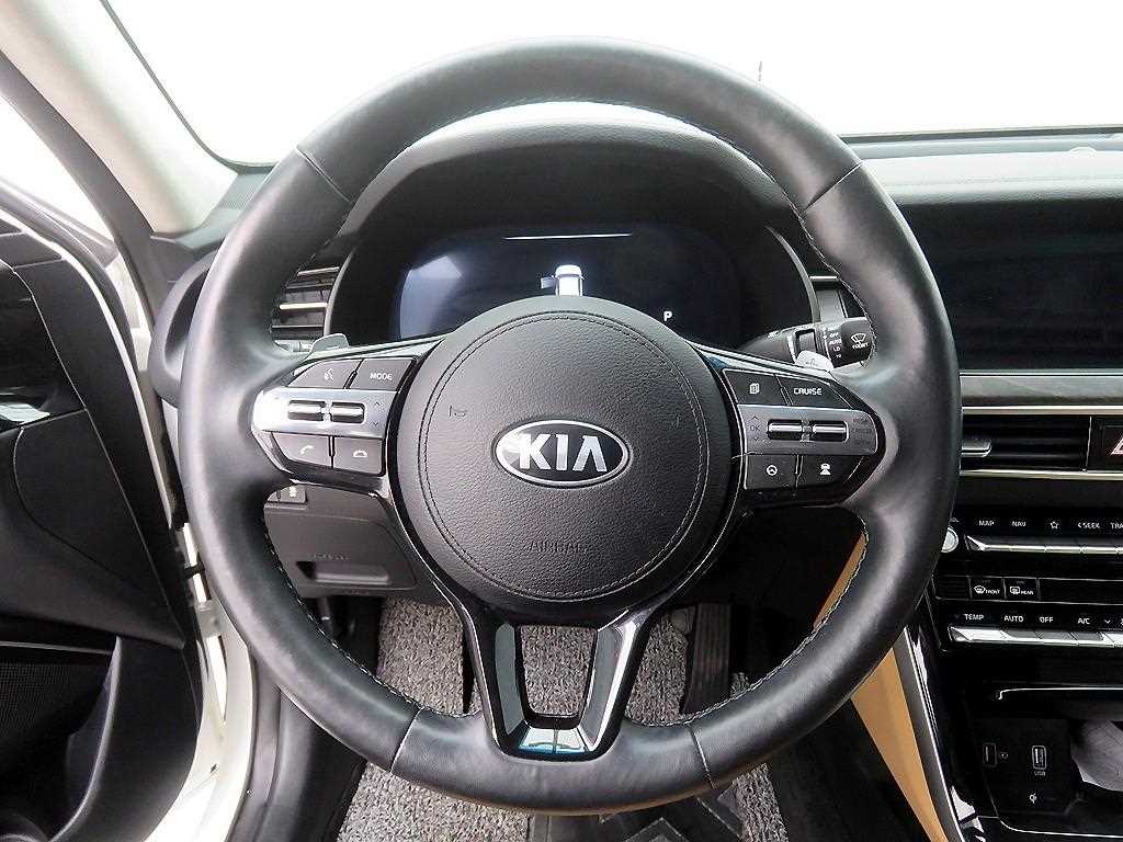 KIA K7 - Vista 10