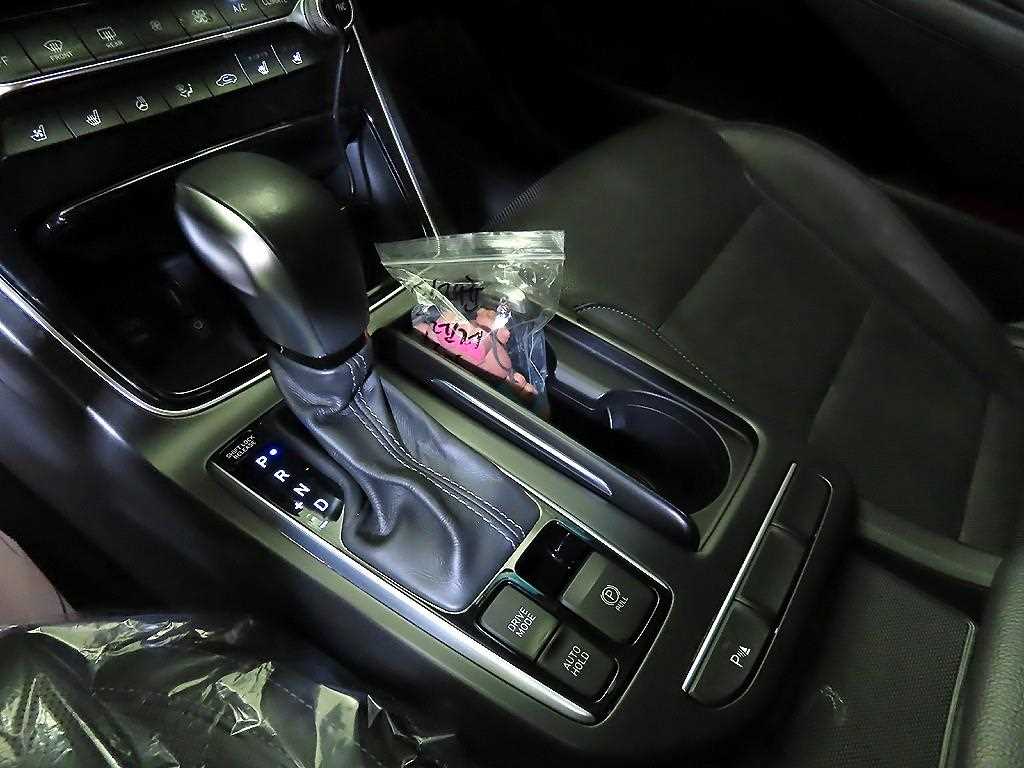 HYUNDAI Grandeur - Vista 12