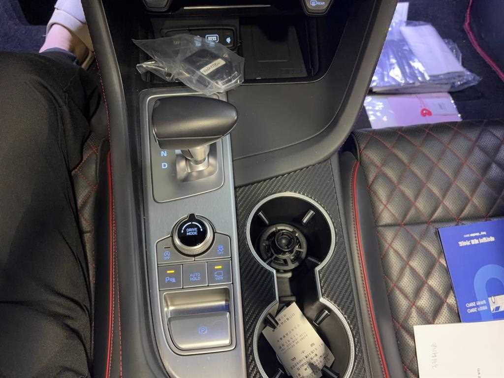Genesis G70 - Vista 12