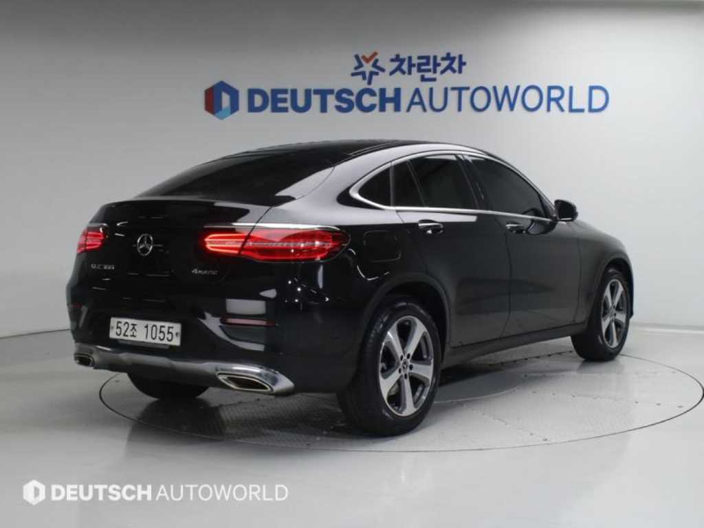 Mercedes Benz GLC Class - Vista 2