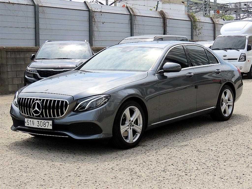 Mercedes Benz E class - Vista 2