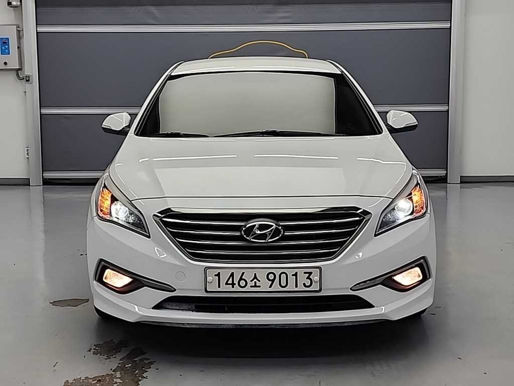 HYUNDAI Sonata - Vista 2