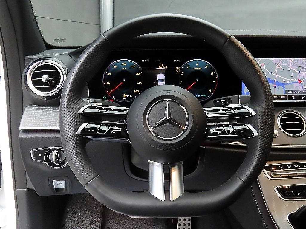 Mercedes Benz E class - Vista 9