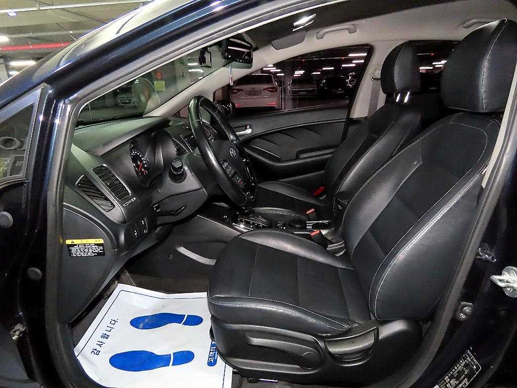 KIA K3 - Vista 6