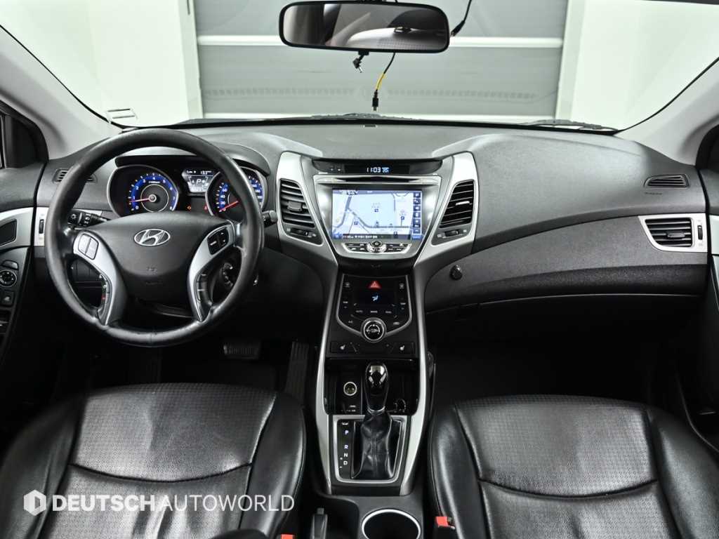 HYUNDAI Avante - Vista 7