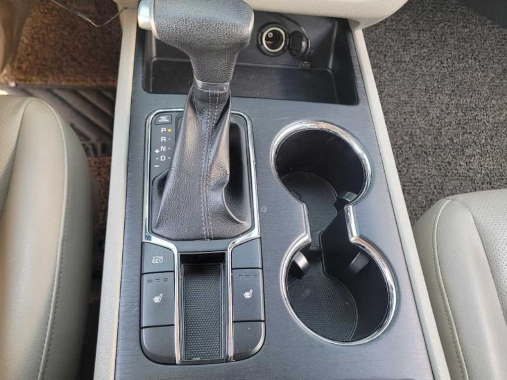 KIA Carnival - Vista 9