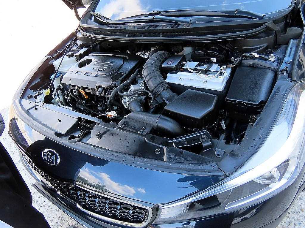 KIA K3 2017 Negro - Importación desde Corea - HF Imports Iquique - Foto 17