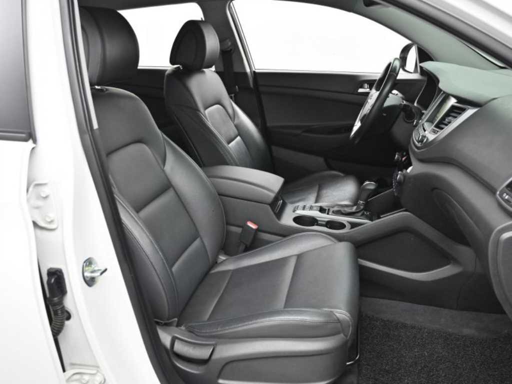 HYUNDAI Tucson - Vista 10