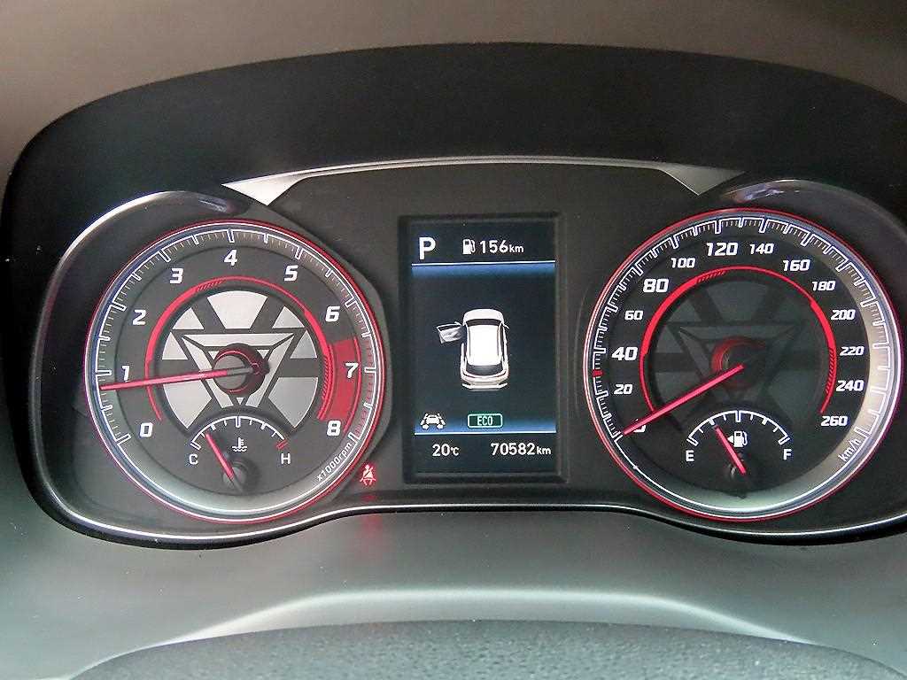 HYUNDAI Kona - Vista 9