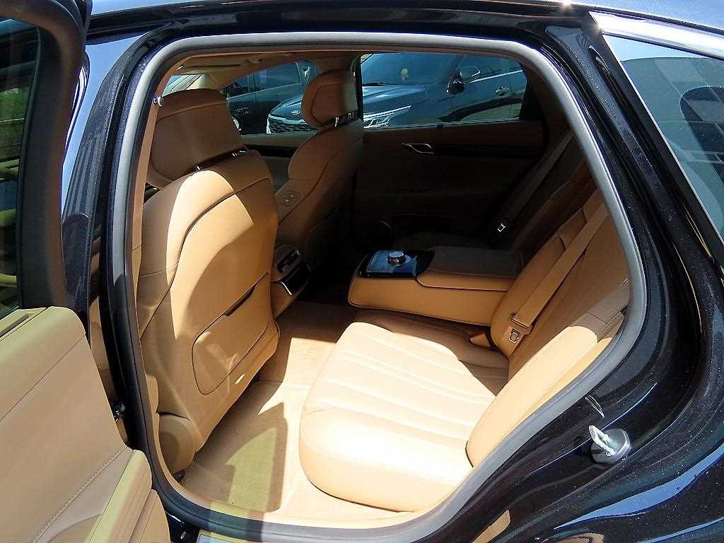 Genesis G80 - Vista 6