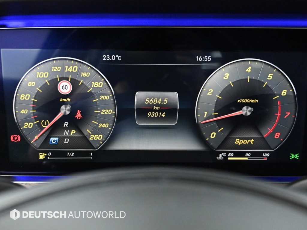 Mercedes Benz E class - Vista 8