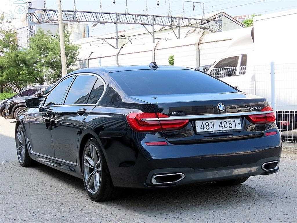 BMW 7 Series - Vista 3