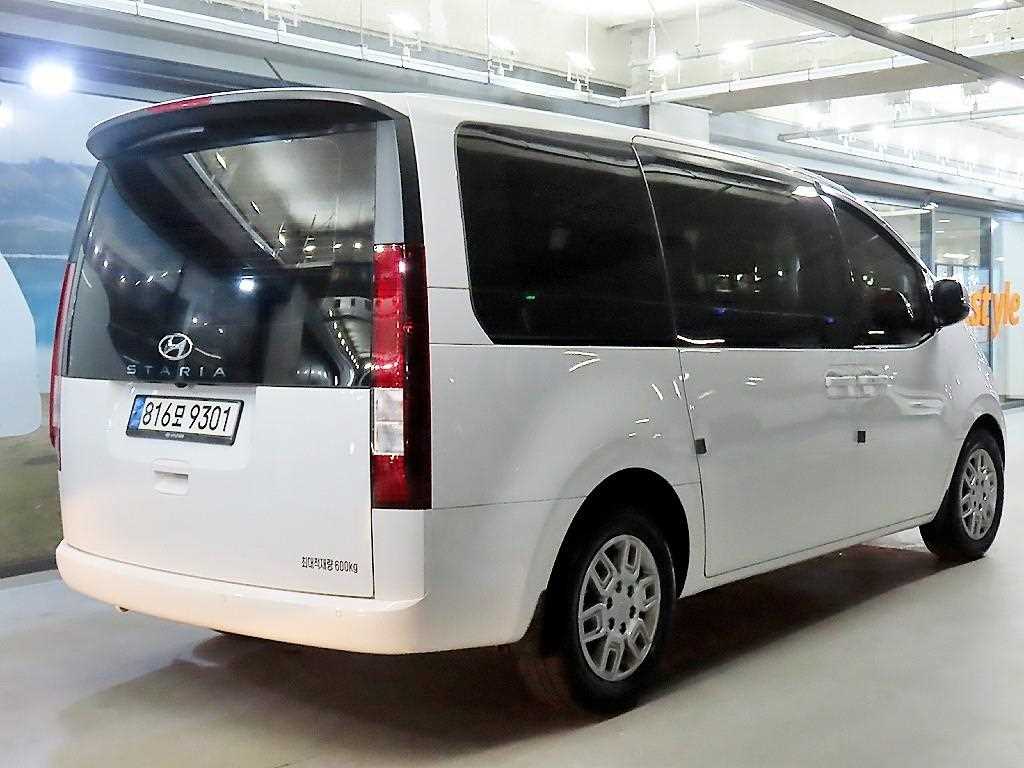 HYUNDAI Staria - Vista 4