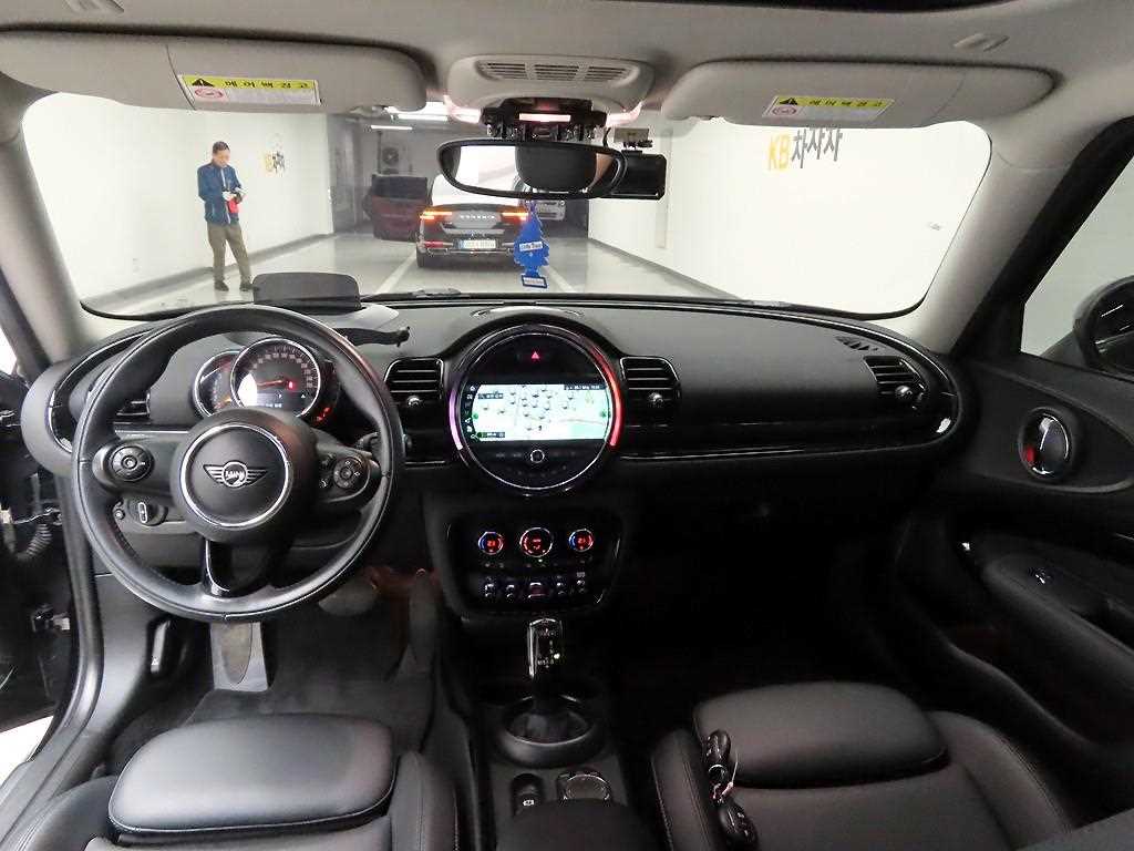 Mini Clubman - Vista 6