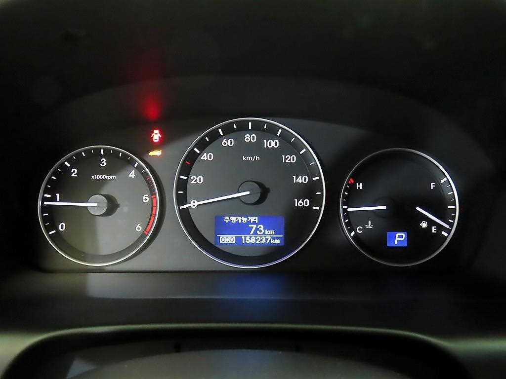HYUNDAI Starex - Vista 9