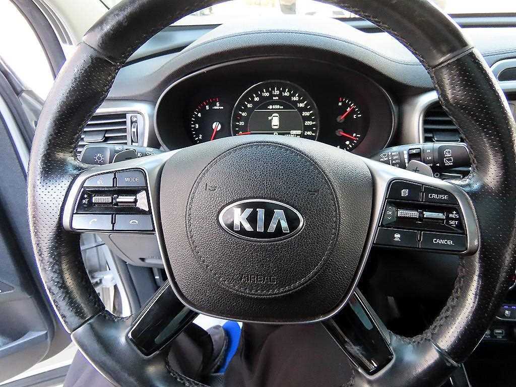 KIA Sorento - Vista 8