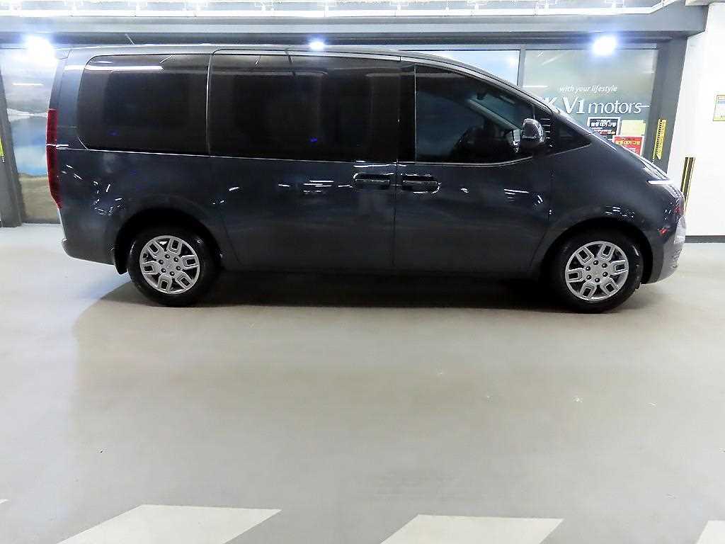 HYUNDAI Staria - Vista 3