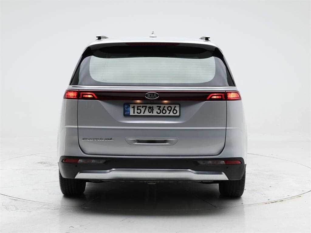 KIA Carnival - Vista 5