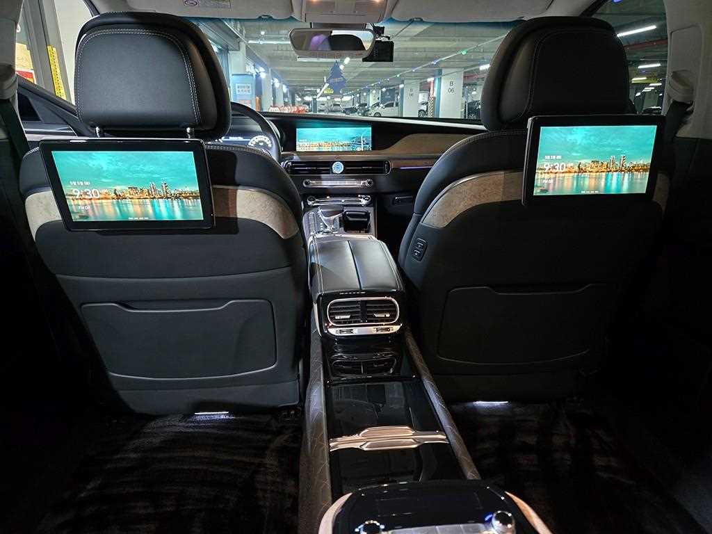 Genesis G90 - Vista 8