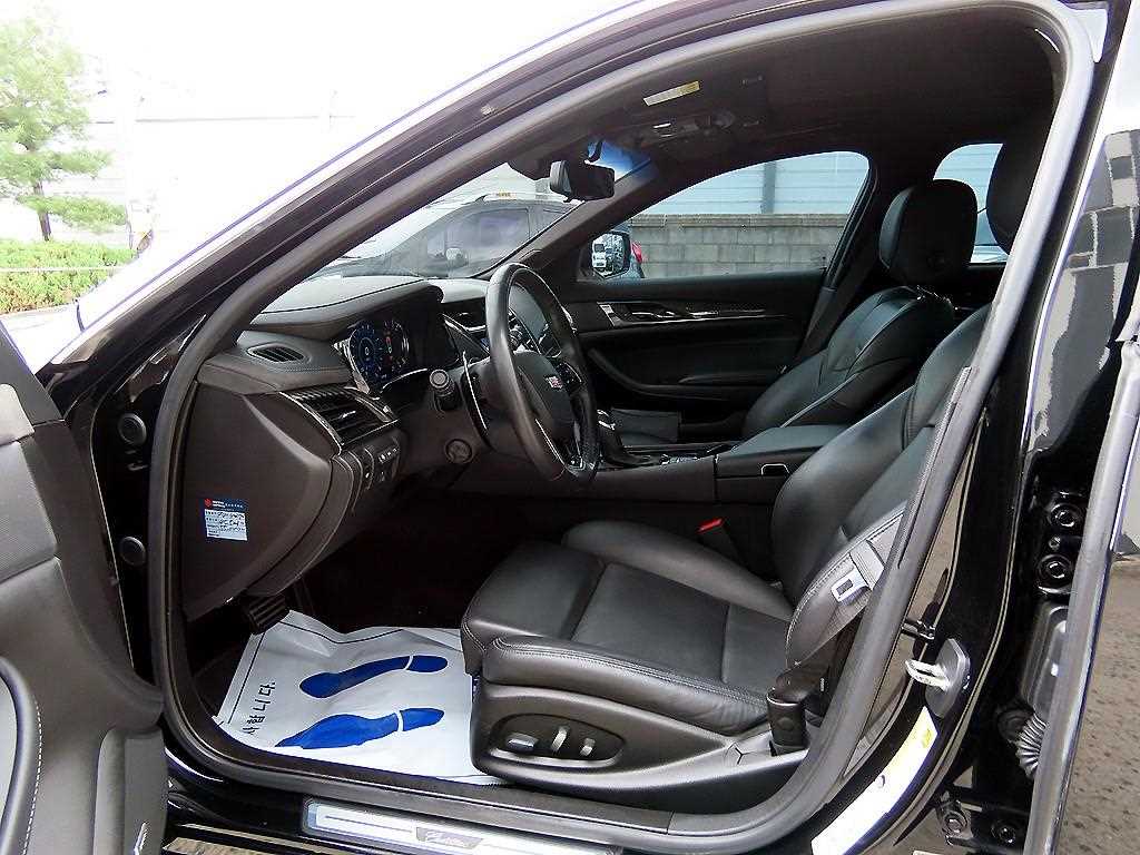 Cadillac CTS - Vista 5