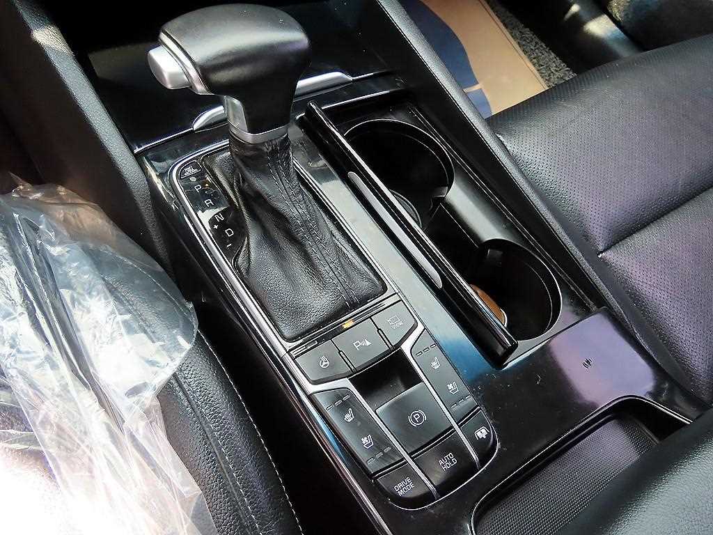 KIA K7 - Vista 9
