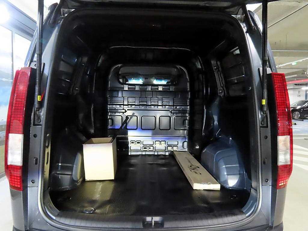HYUNDAI Staria 2023 Gris - Importación desde Corea - HF Imports Iquique - Foto 17