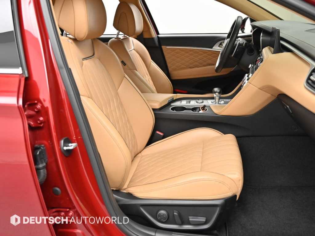 Genesis G70 - Vista 10