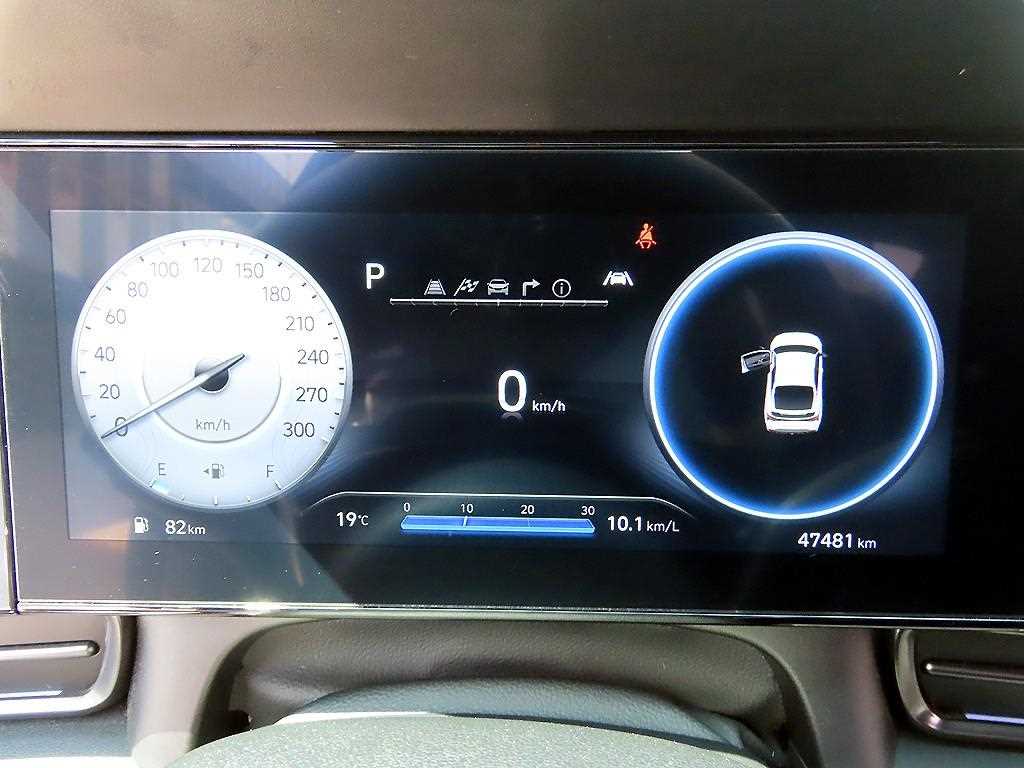 HYUNDAI Avante - Vista 9
