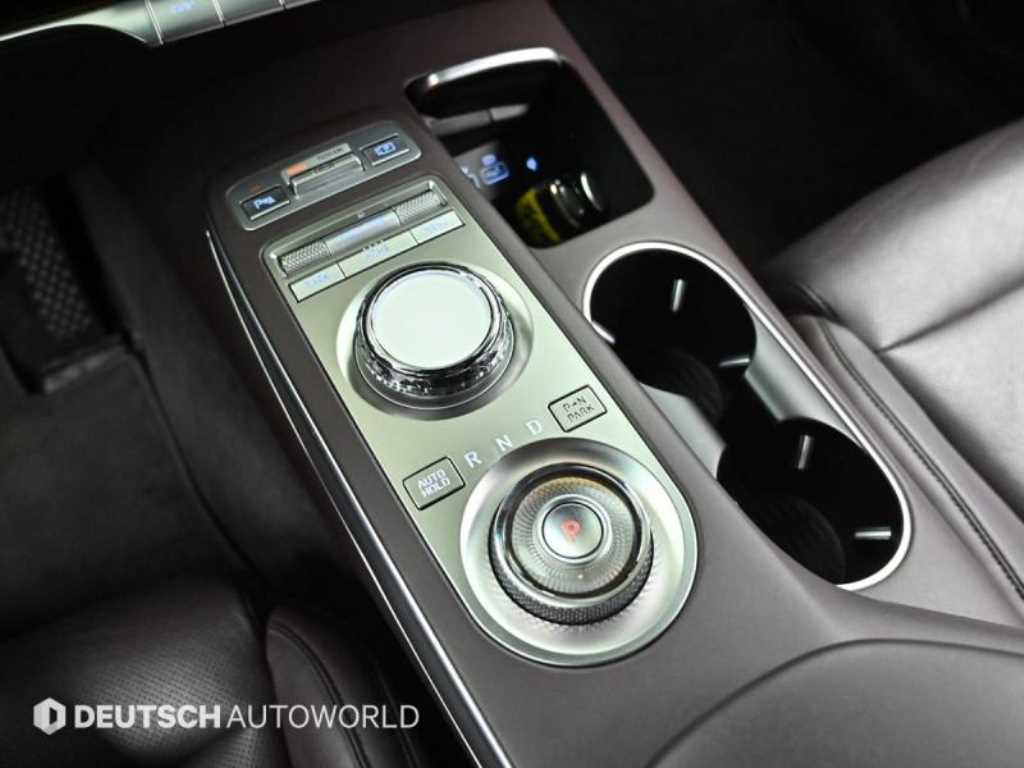 Genesis GV70 - Vista 9