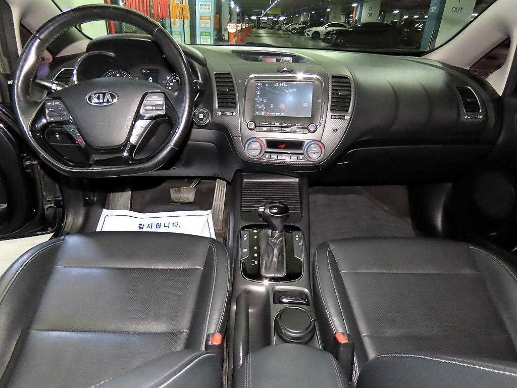 KIA K3 - Vista 10