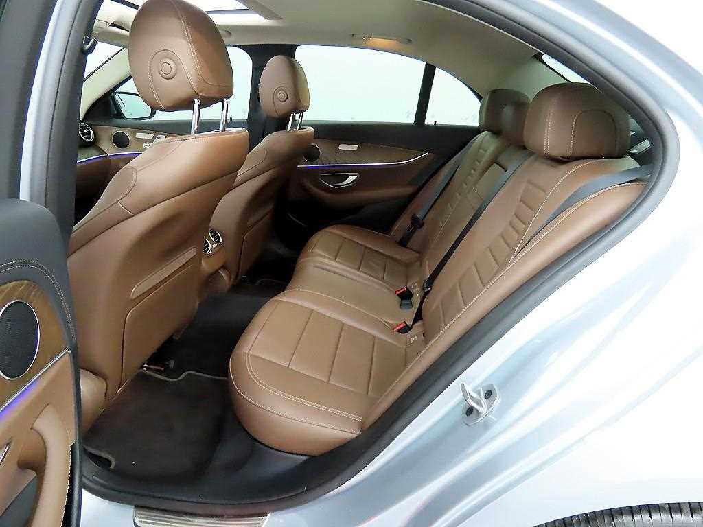 Mercedes Benz E class - Vista 6