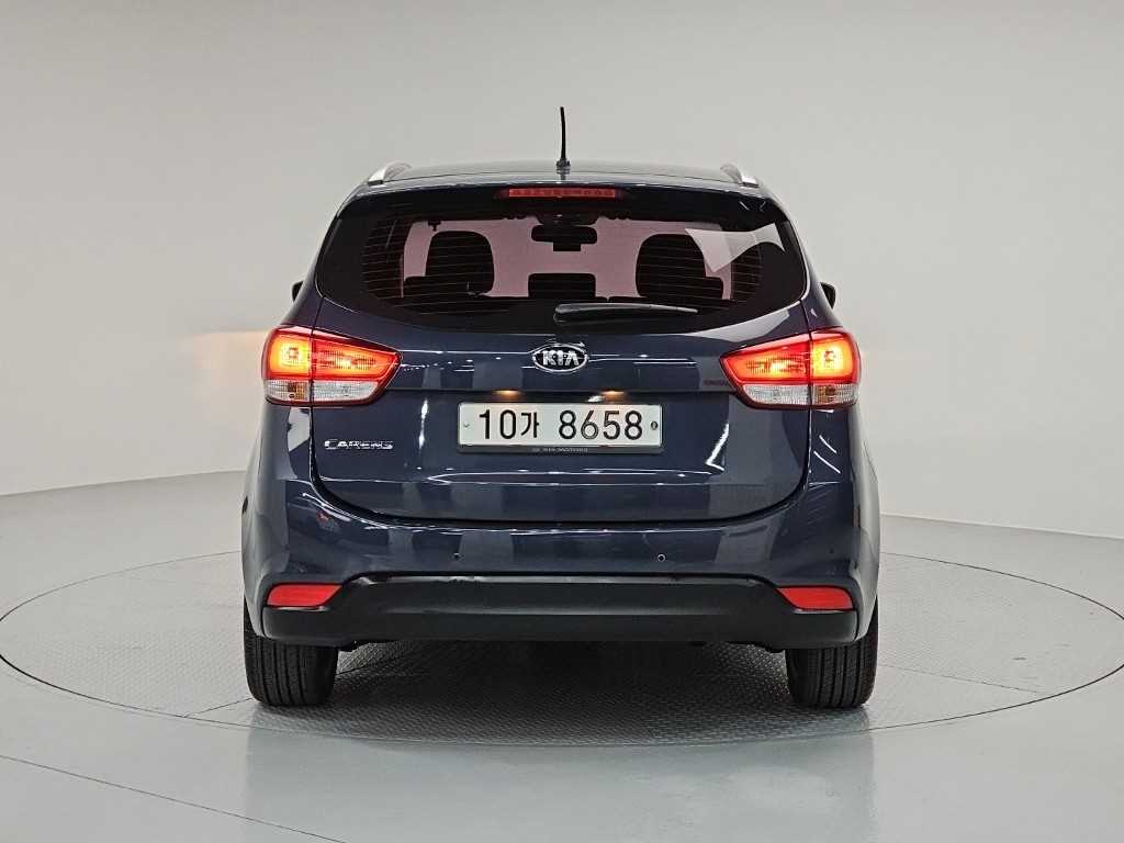 KIA Carens - Vista 3