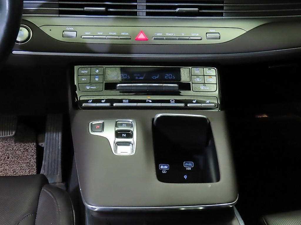HYUNDAI Grandeur - Vista 12