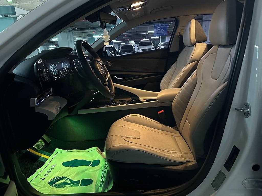 HYUNDAI Avante - Vista 7