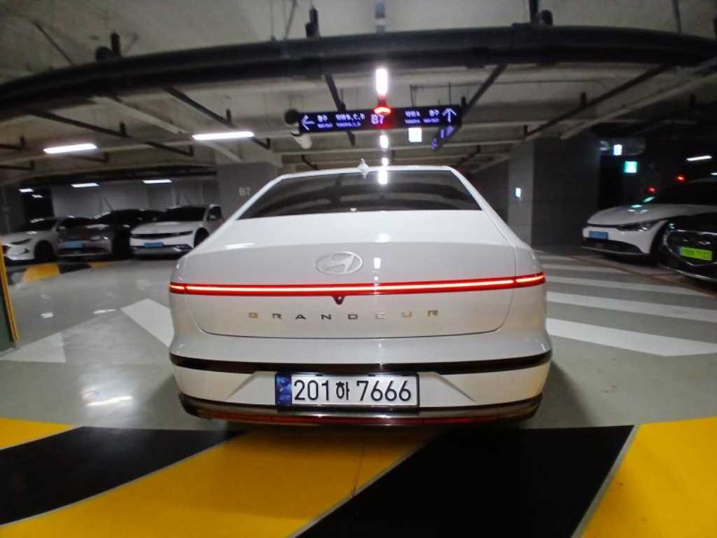 HYUNDAI Grandeur - Vista 2