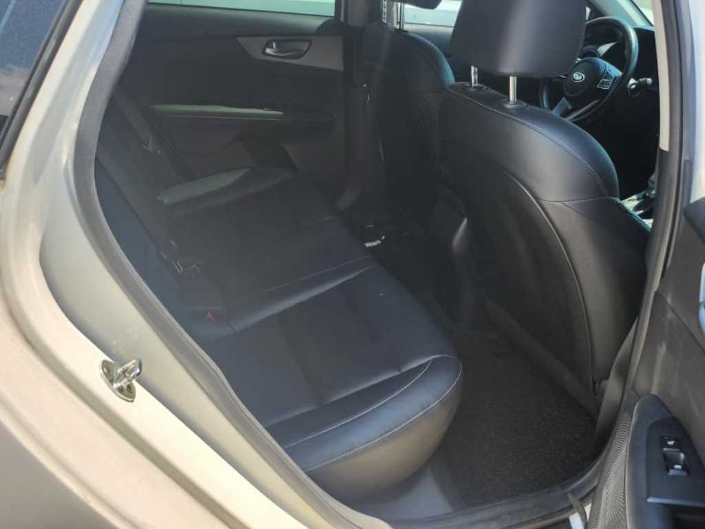 KIA K3 - Vista 5