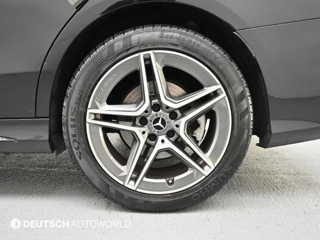 Mercedes Benz C Class - Vista 5