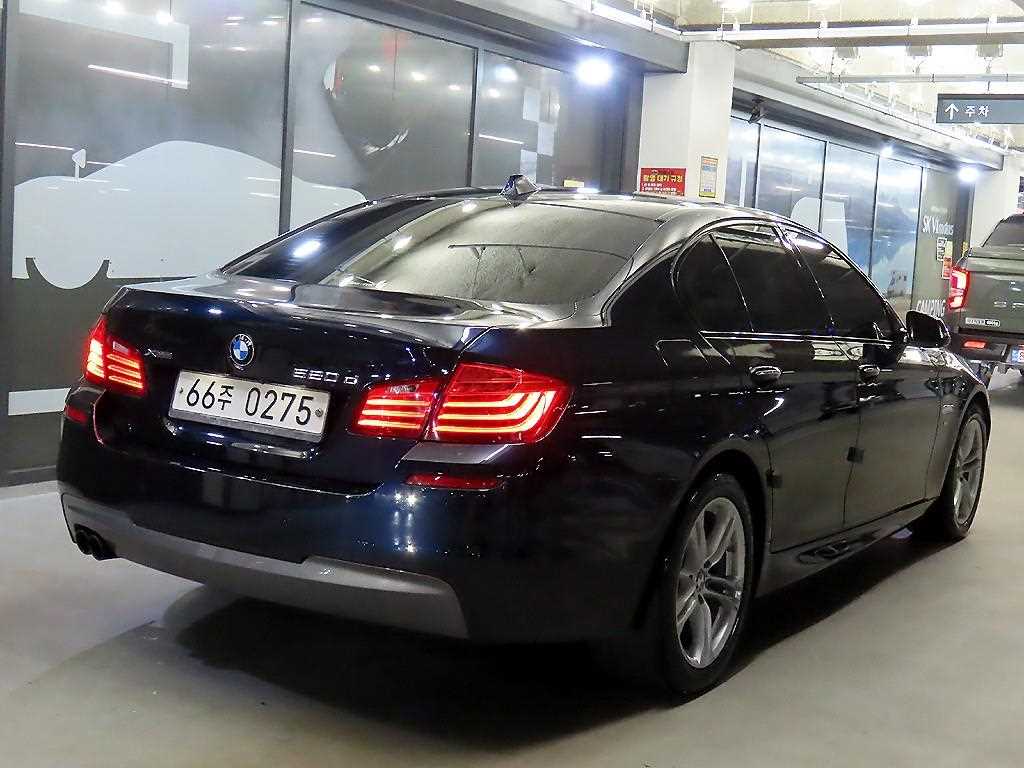 BMW 5 Series - Vista 4