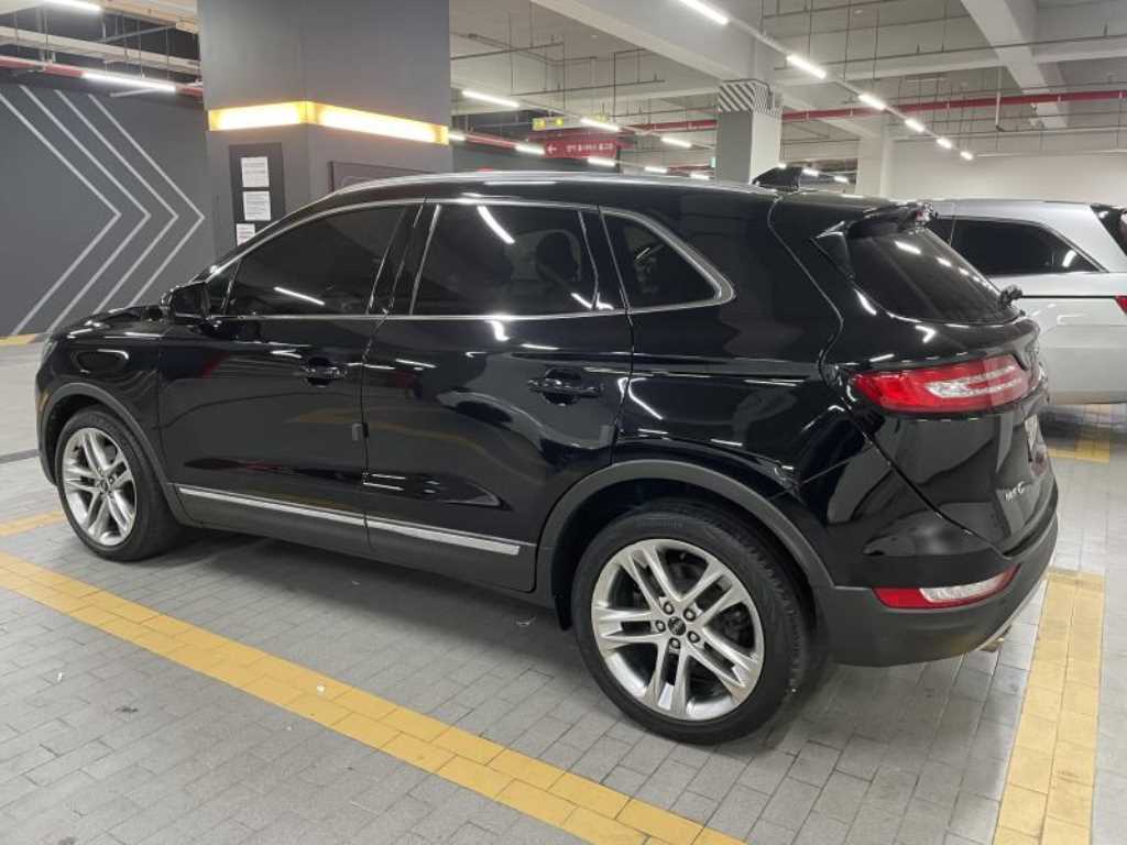 Lincoln MKC - Vista 4