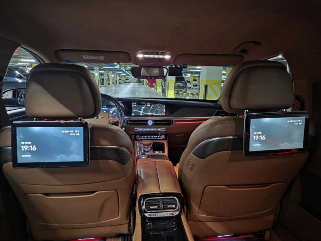 Genesis G90 - Vista 5