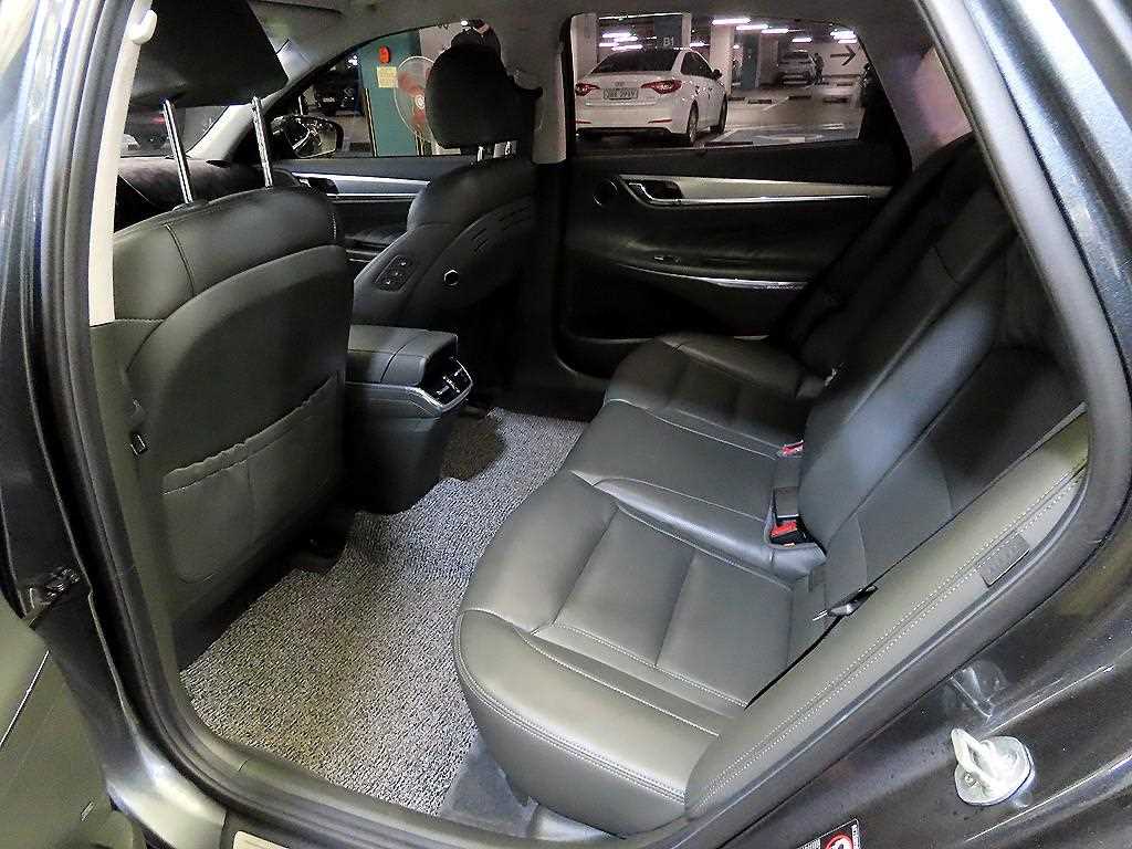HYUNDAI Grandeur - Vista 7
