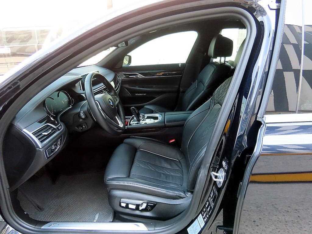 BMW 7 Series - Vista 5